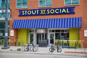 Photo by Marc Piscotty / © 2014